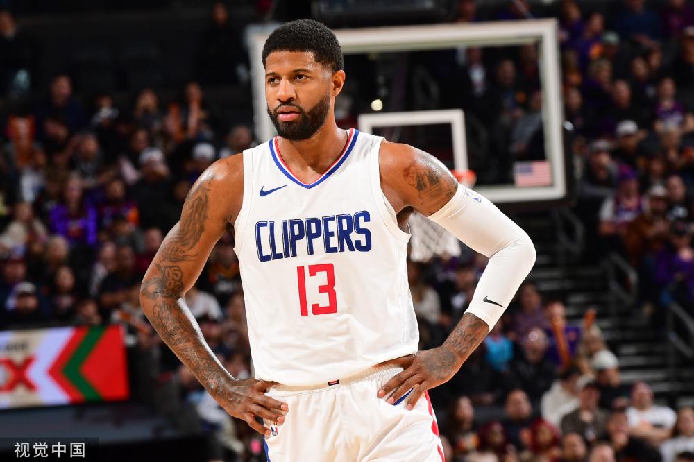 传球而非射 传球而非射